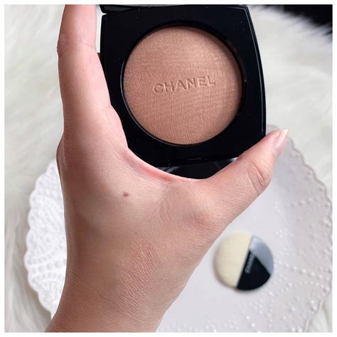 chanel poudre lumiere highlighter